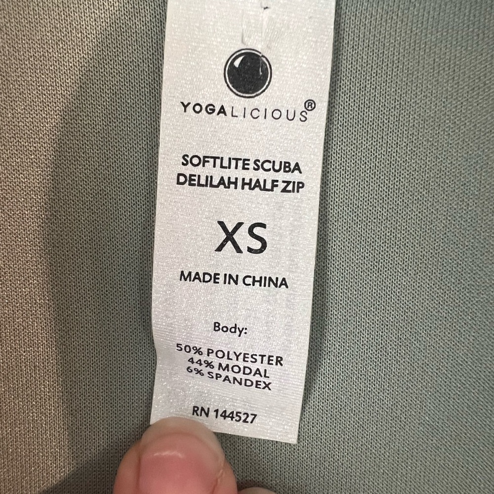 Yogalicious Softlite Delilah Scuba Half Zip XS - Picture 4 of 6